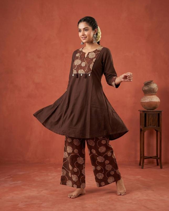 Aline by fashid 01 to 14 series Designer Stylish Fancy Colorful Beautiful Party Wear & Ethnic Wear Collection Vatican Silk Co-Ord At Wholesale Price